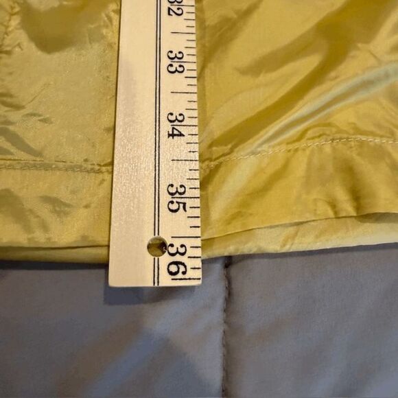 NWT Fabletics Karsyn Woven Jacket Windbreaker Golden Yellow Zip Up Midi Small - Picture 12 of 13